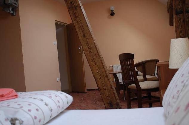 Hotel Grant Лешно Экстерьер фото